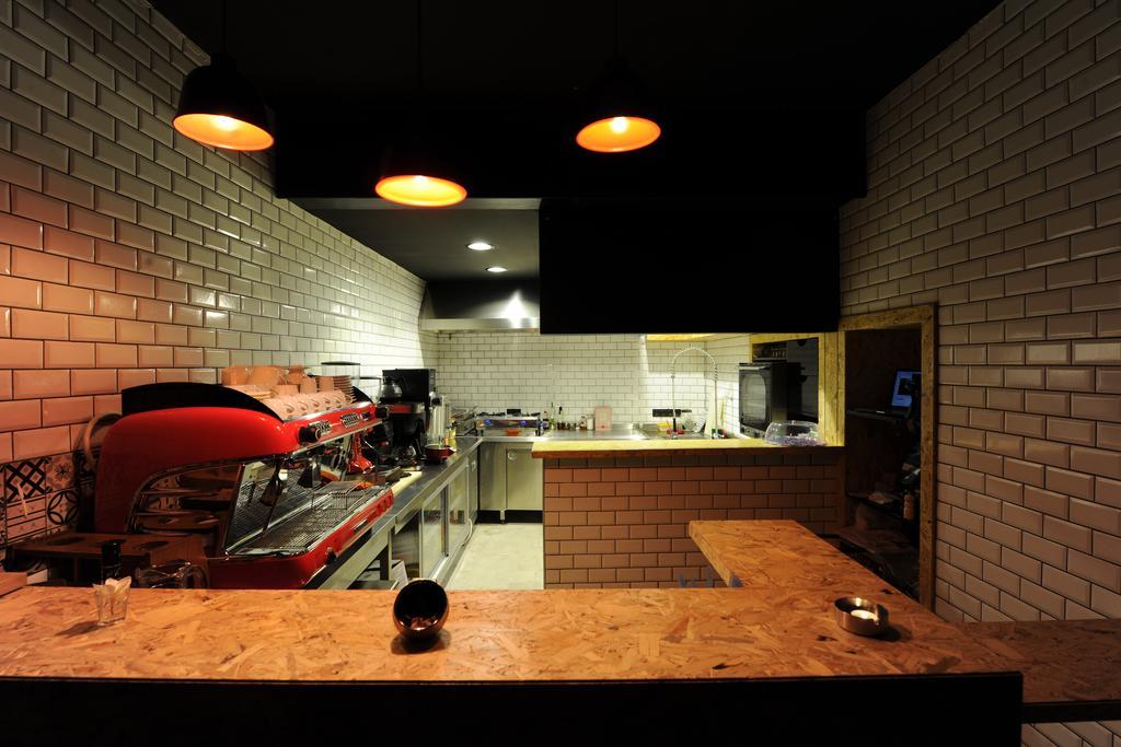Role Street Hostel Анталья Экстерьер фото