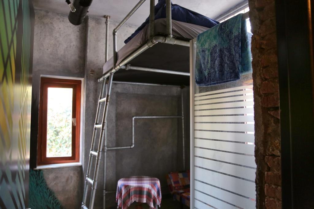 Role Street Hostel Анталья Экстерьер фото