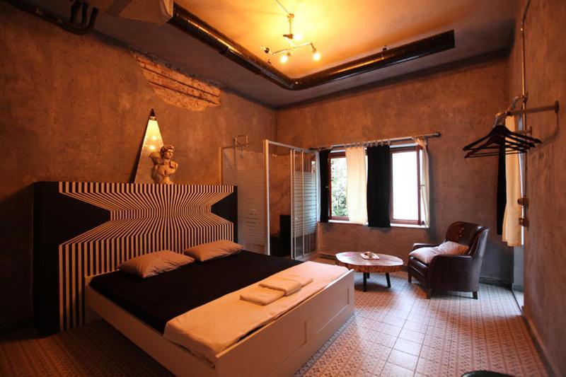 Role Street Hostel Анталья Экстерьер фото