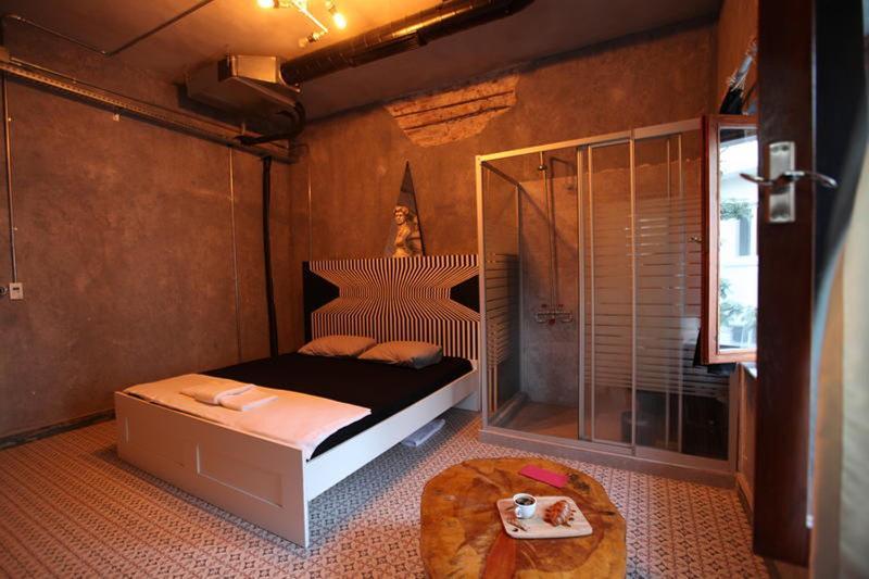 Role Street Hostel Анталья Экстерьер фото